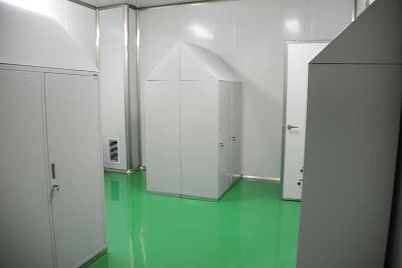 精制品车间更衣室